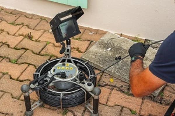 Pourquoi faire passer une caméra dans une canalisation ? — Aprime Fluides Inspection caméra canalisation Île-de-France