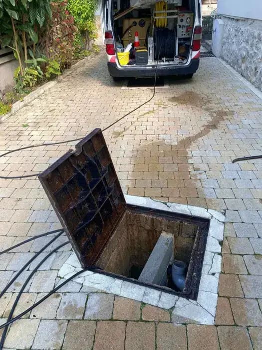 Comment déboucher une canalisation rapidement et efficacement ? Le guide ultime