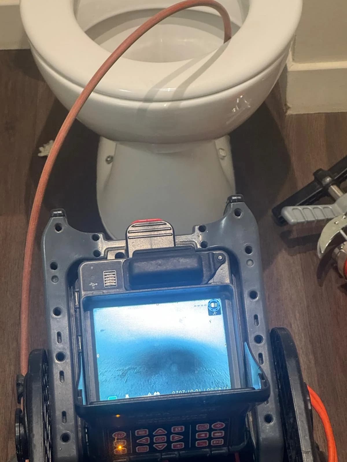 Débouchage WC à Thiais — avant