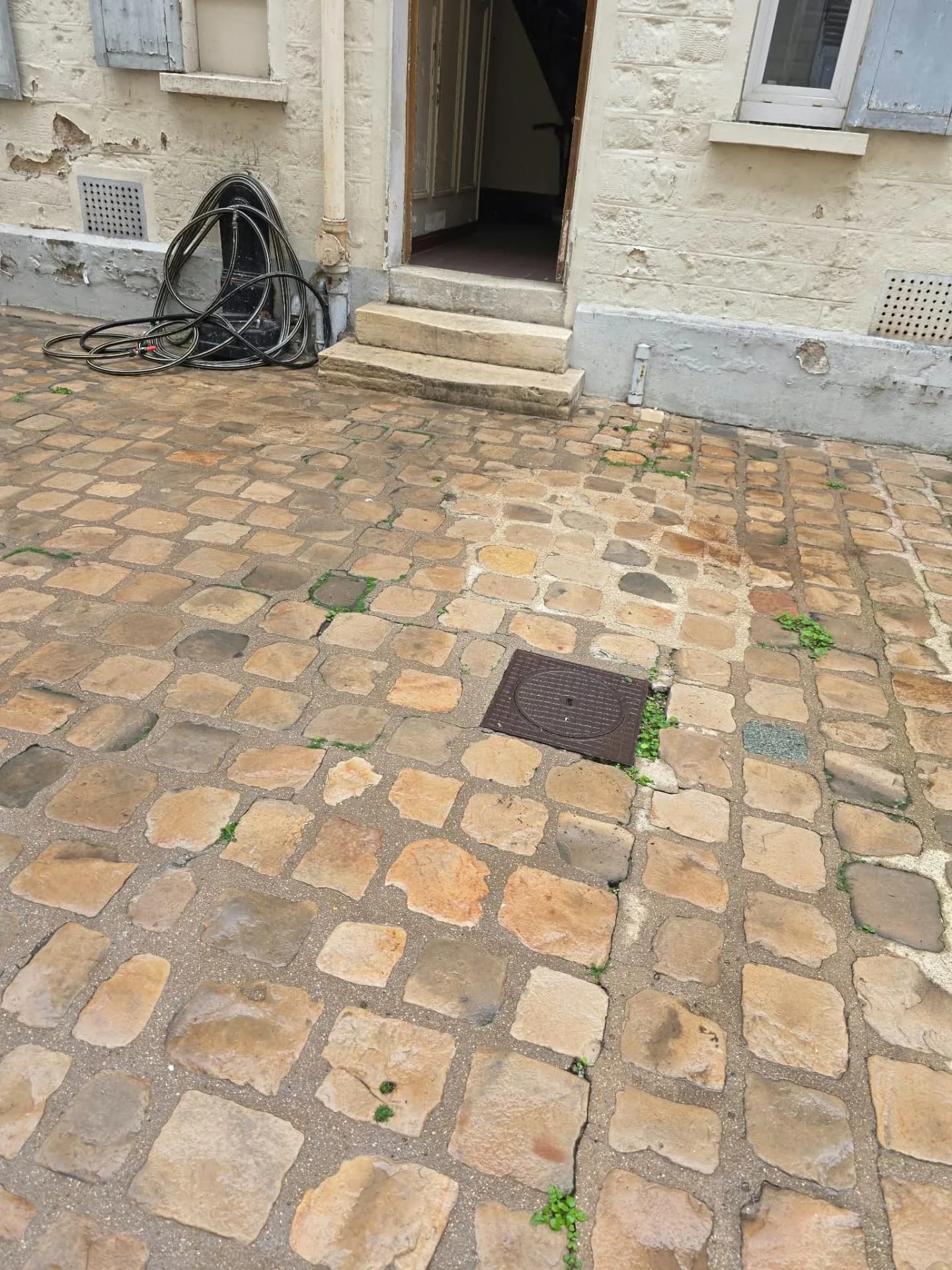 Recherche de fuite à Paris — avant