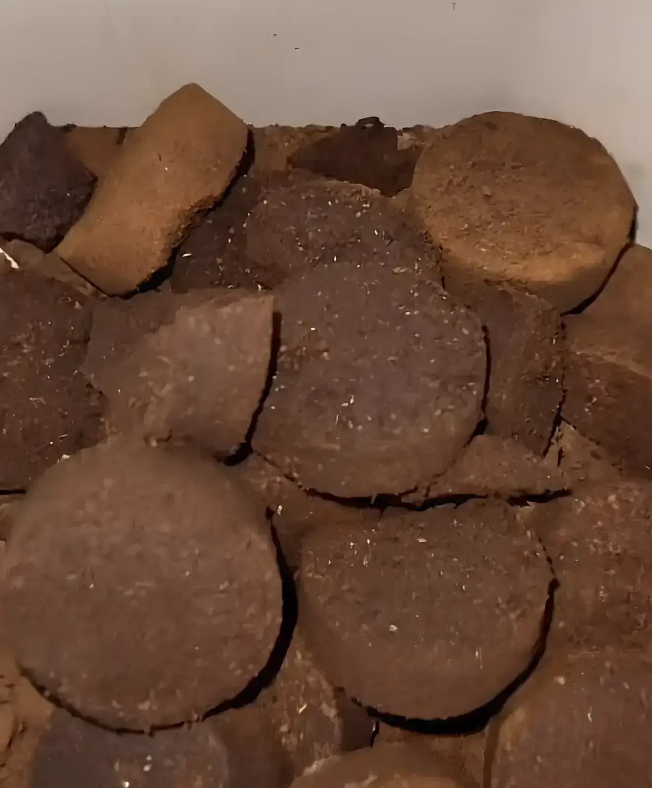 Marc de café dans les toilettes : Arrêtez tout de suite (votre plombier vous le dira !) — Aprime Fluides Débouchage canalisation Île-de-France