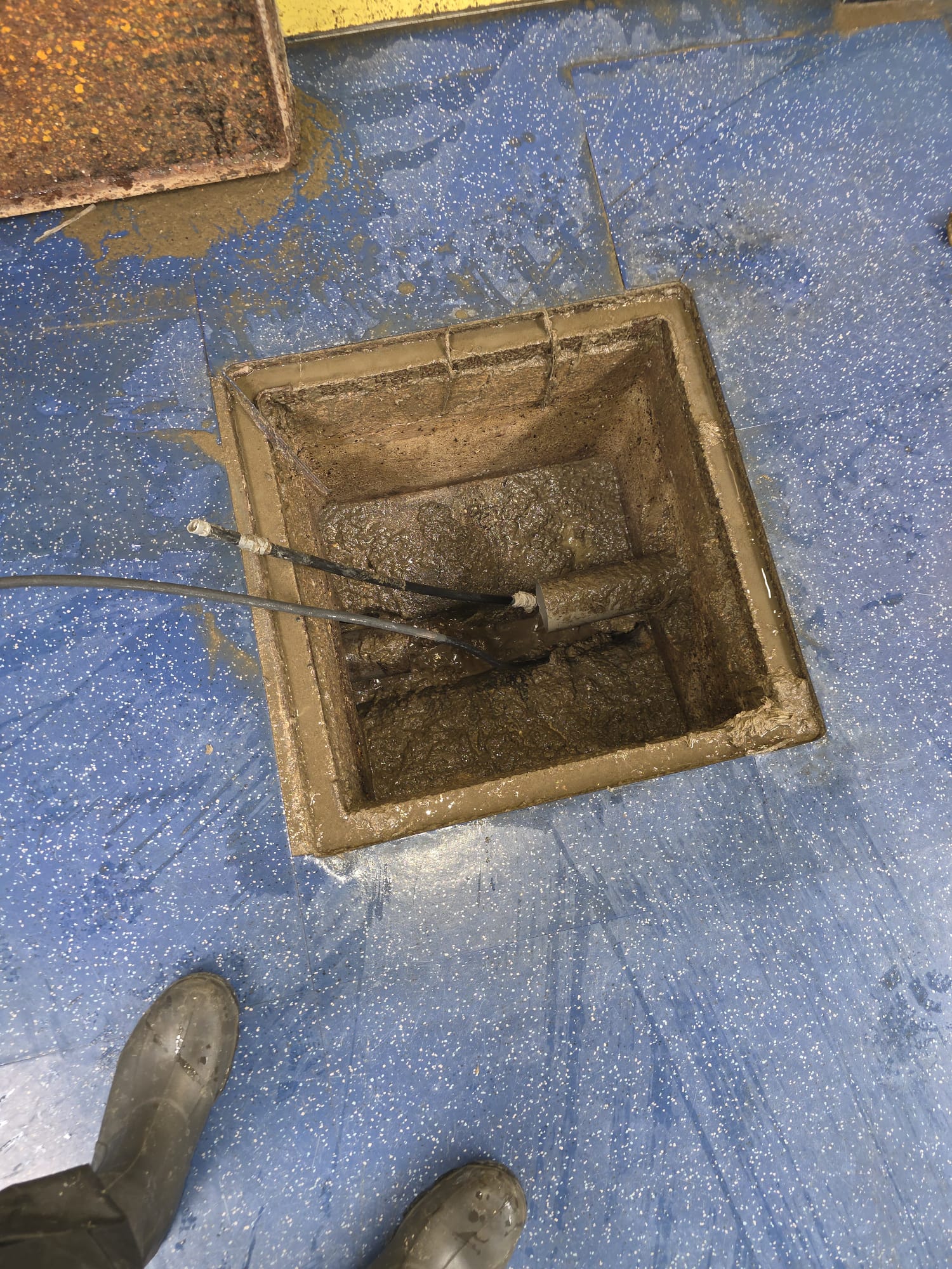 Intervention Aprime Fluides — débouchage canalisation IDF (#27) à Île-de-France