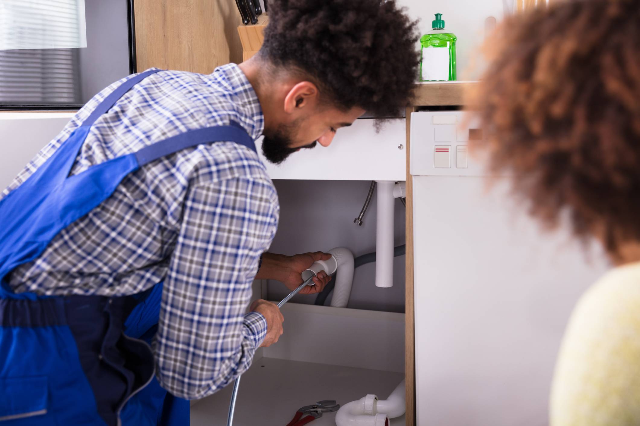 Comment se servir d'un furet pour déboucher une canalisation ?