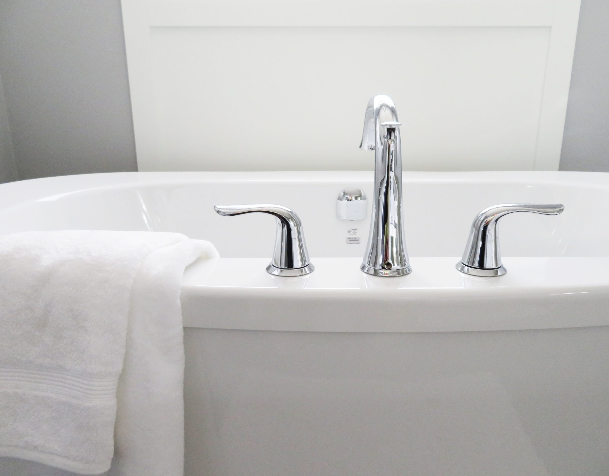 Baignoire bouchée en Île-de-France – Débouchage rapide par un plombier déboucheur professionnel