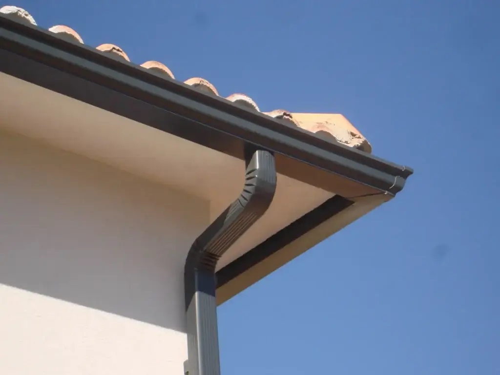 Débouchage canalisation eaux pluviales et gouttière